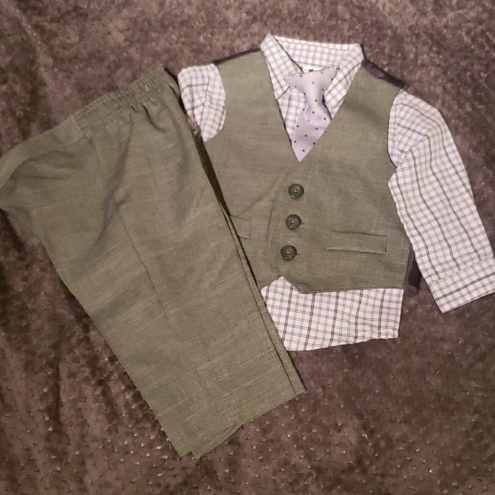 Baby boy 4 piece suit with tie